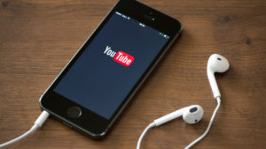 youtube-iphone-ss-1920-800x450